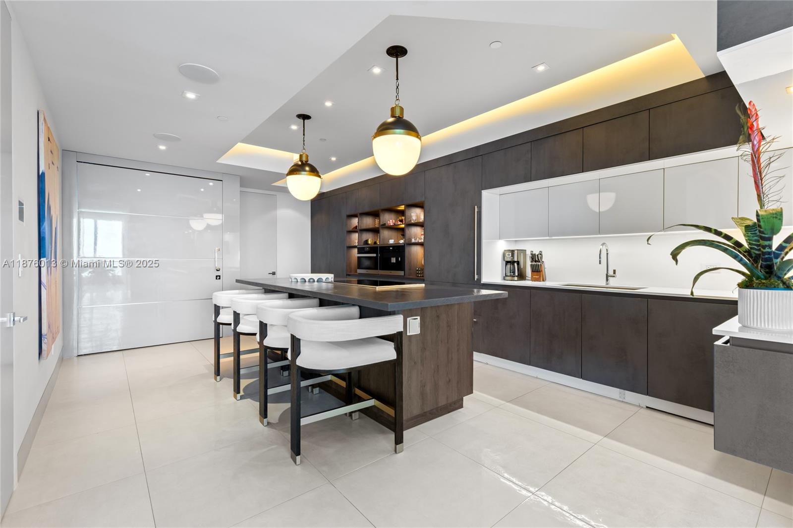 100 S Pointe Dr #3605, Miami Beach FL 33139