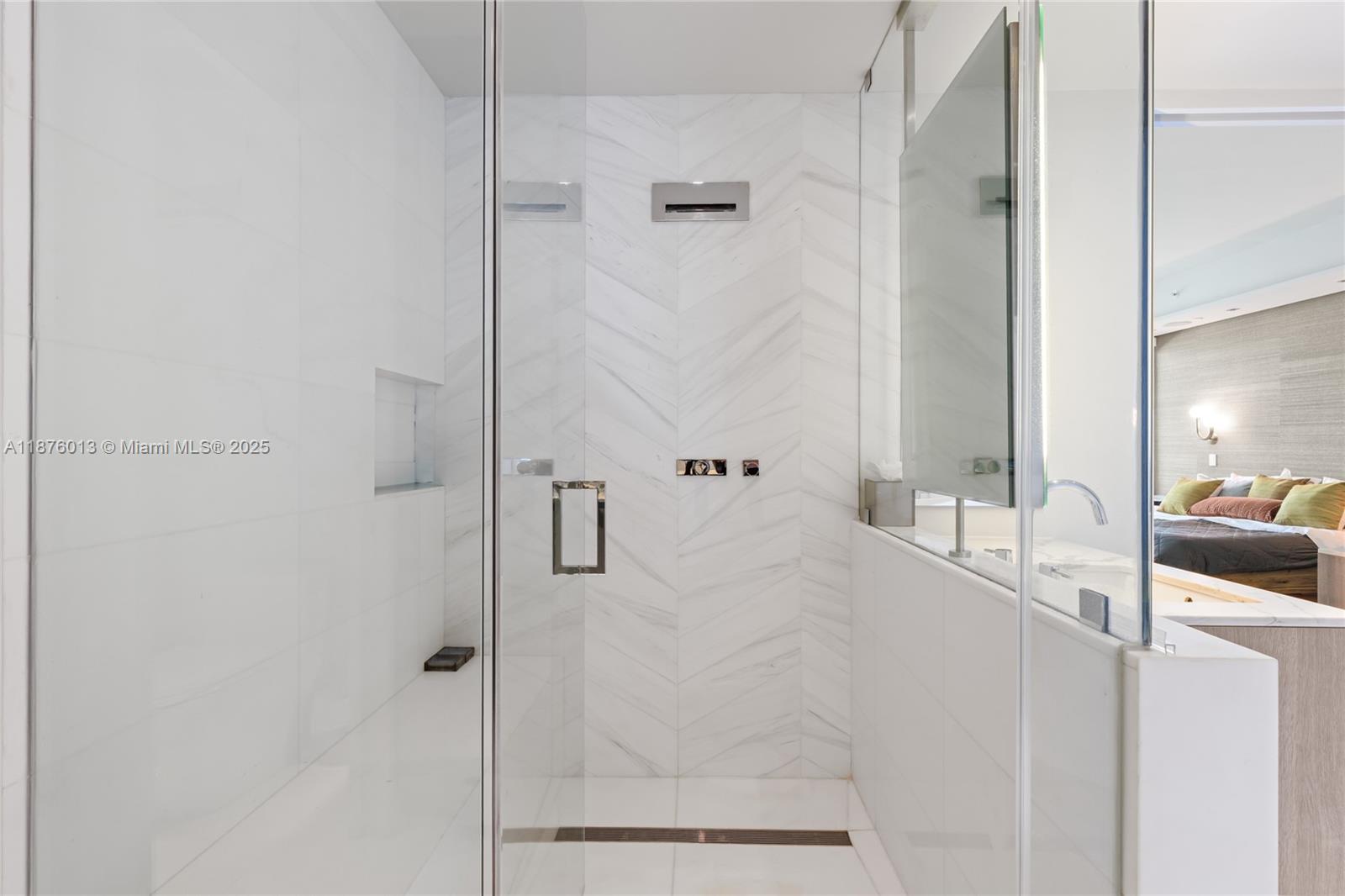 100 S Pointe Dr #3605, Miami Beach FL 33139