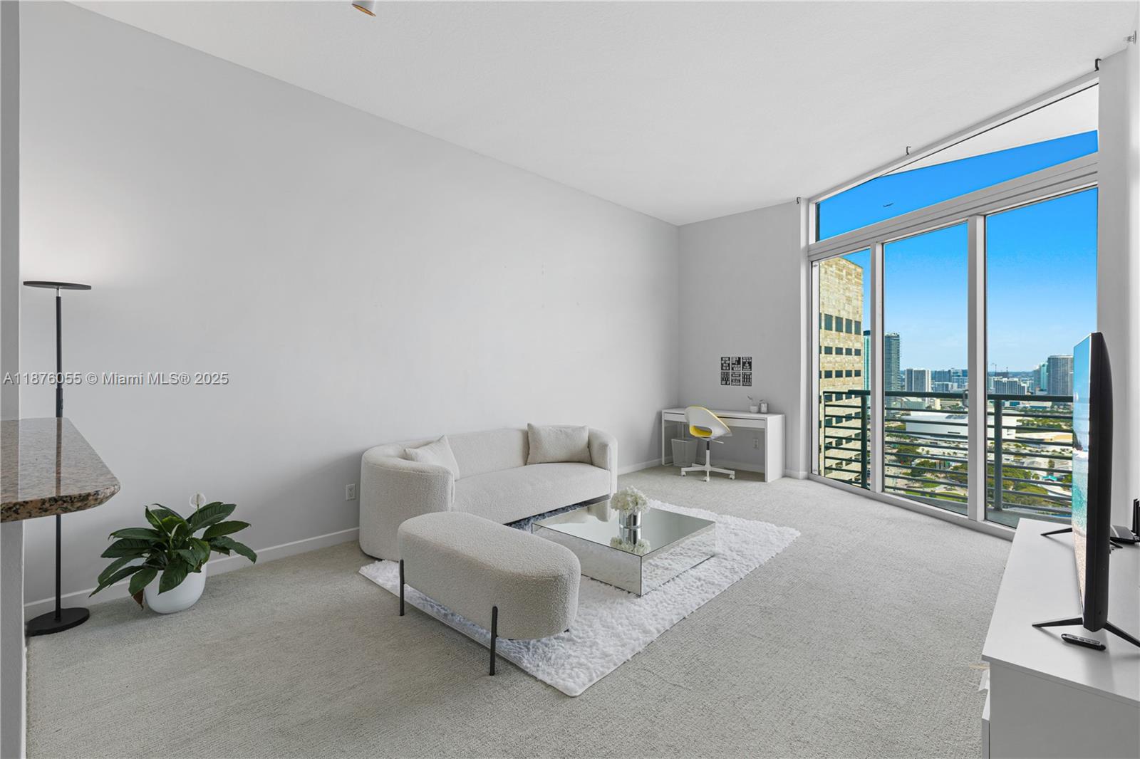 325 S Biscayne Blvd #UPH18, Miami FL 33131