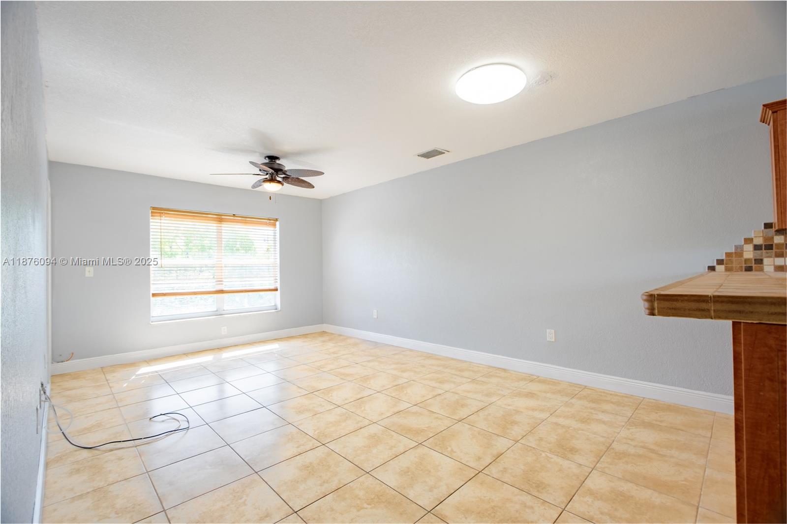 120 Royal Palm Rd #315, Hialeah Gardens FL 33016