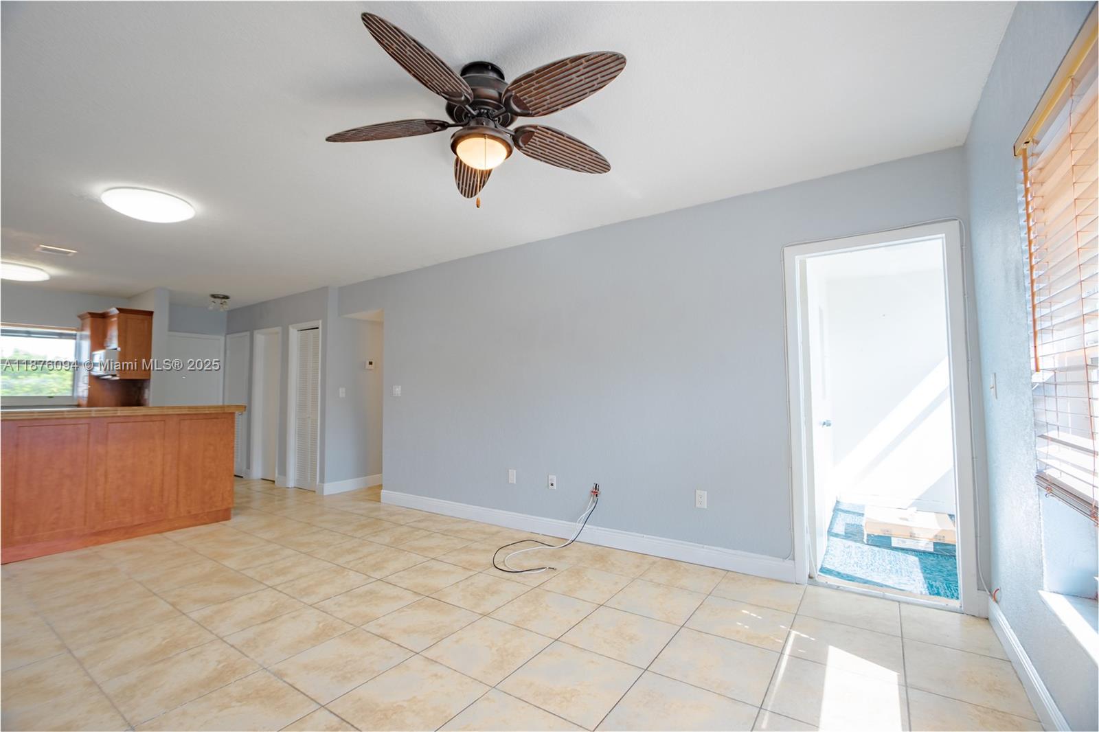 120 Royal Palm Rd #315, Hialeah Gardens FL 33016