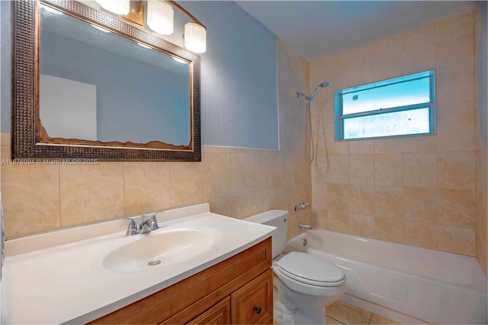 120 Royal Palm Rd #315, Hialeah Gardens FL 33016