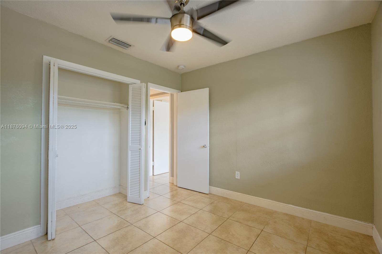 120 Royal Palm Rd #315, Hialeah Gardens FL 33016