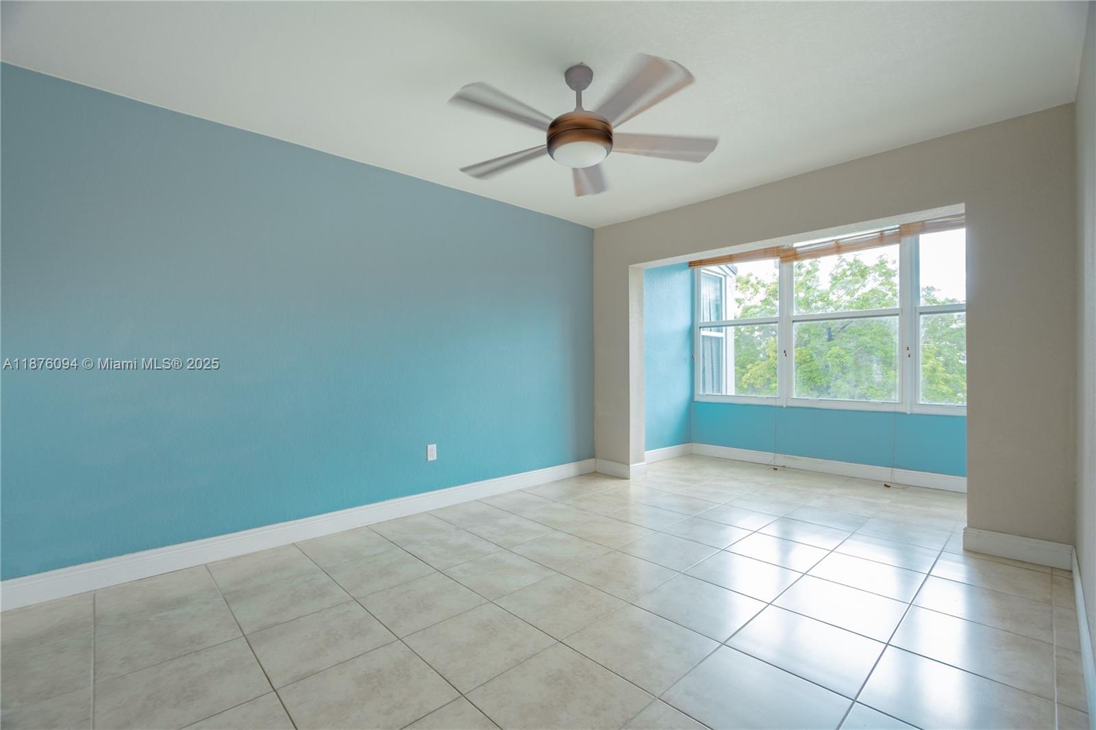 120 Royal Palm Rd #315, Hialeah Gardens FL 33016