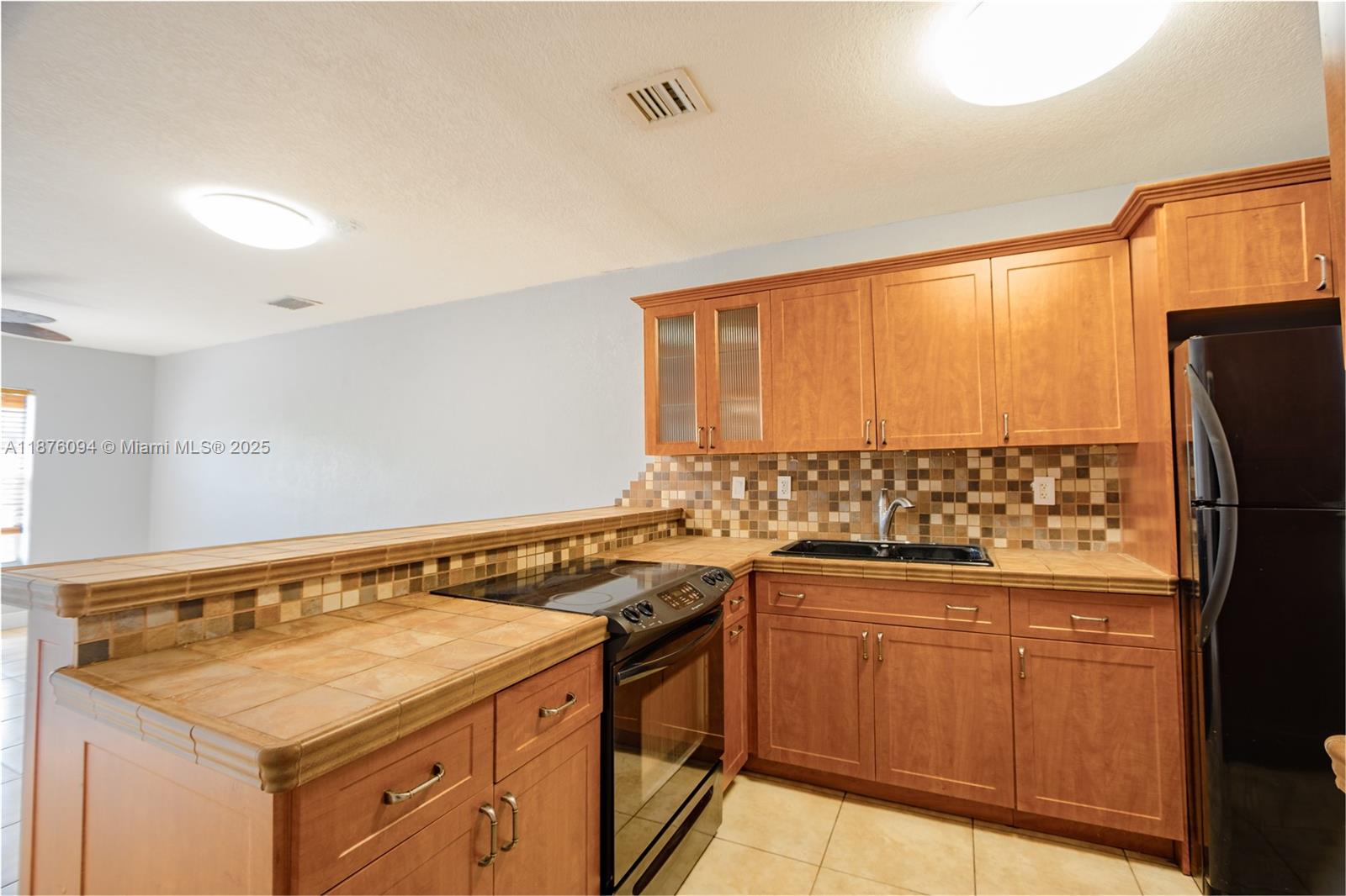 120 Royal Palm Rd #315, Hialeah Gardens FL 33016