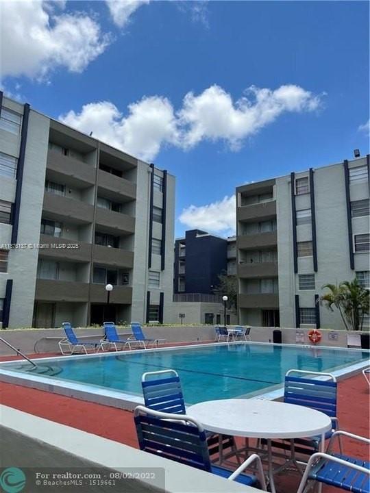 10000 NW 80th Ct #2261, Hialeah Gardens FL 33016