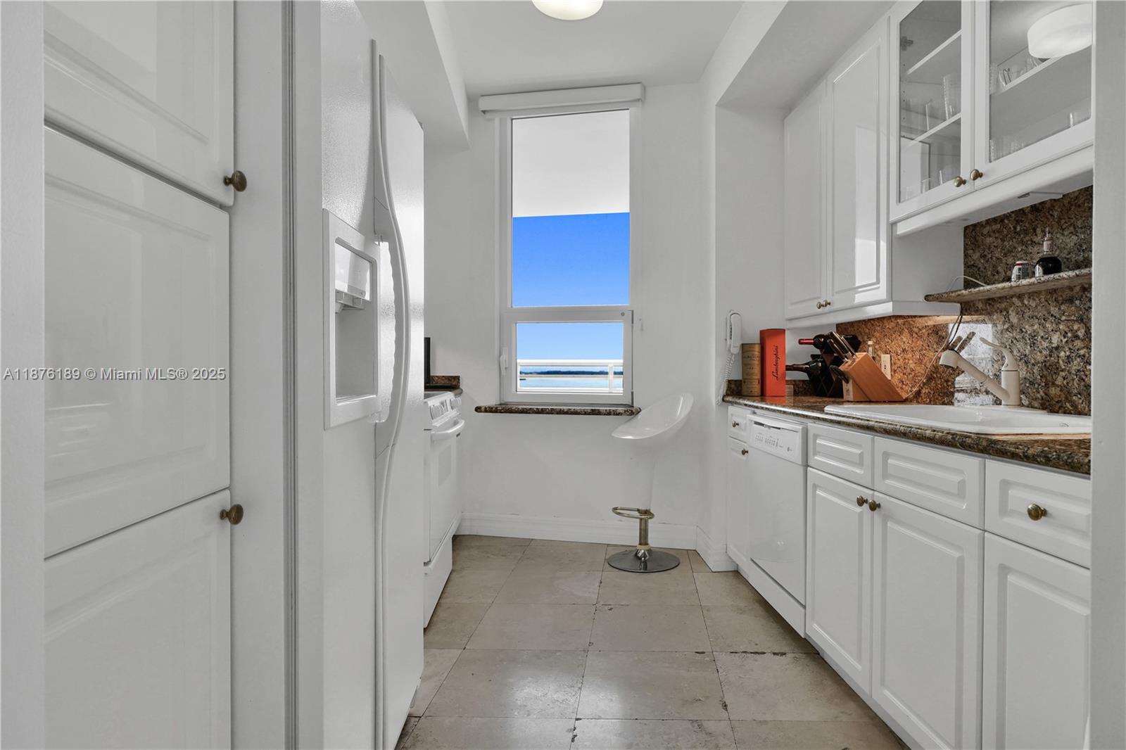808 Brickell Key Dr #2506, Miami FL 33131
