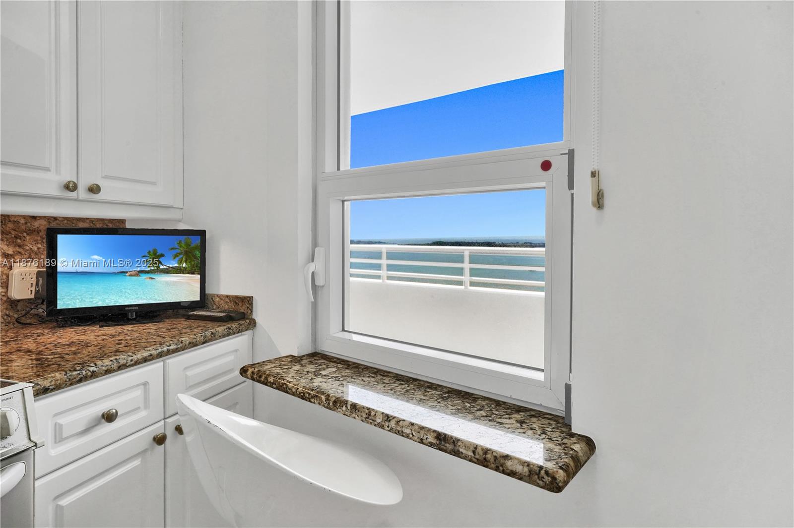 808 Brickell Key Dr #2506, Miami FL 33131