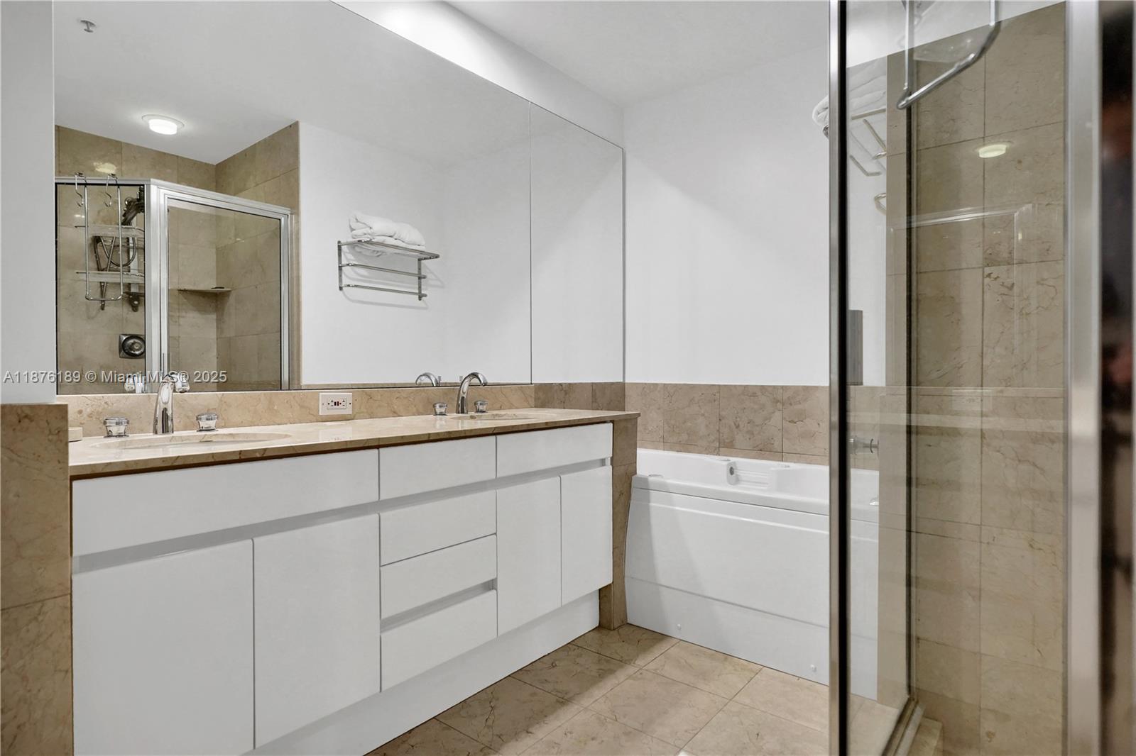 808 Brickell Key Dr #2506, Miami FL 33131