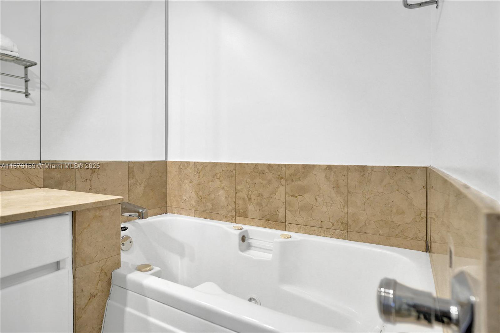 808 Brickell Key Dr #2506, Miami FL 33131