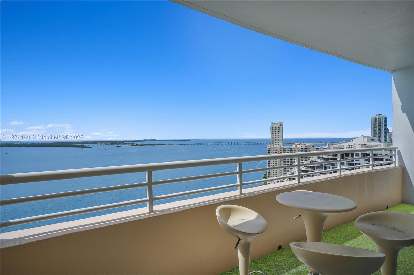 808 Brickell Key Dr #2506, Miami FL 33131