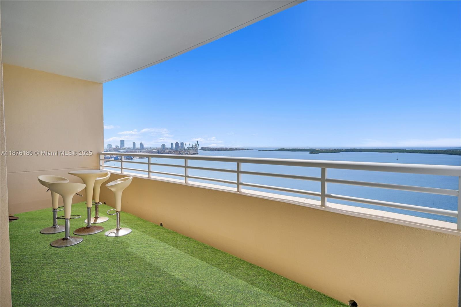 808 Brickell Key Dr #2506, Miami FL 33131