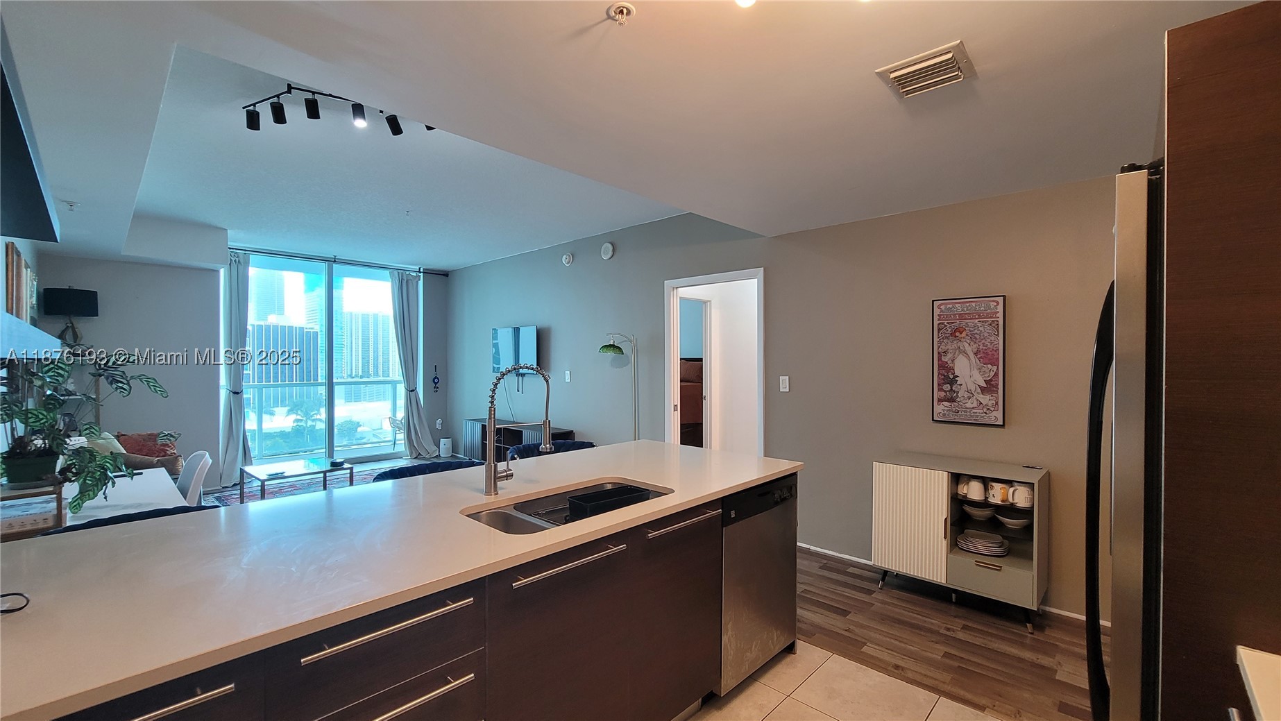 1900 N Bayshore Dr #2009, Miami FL 33132