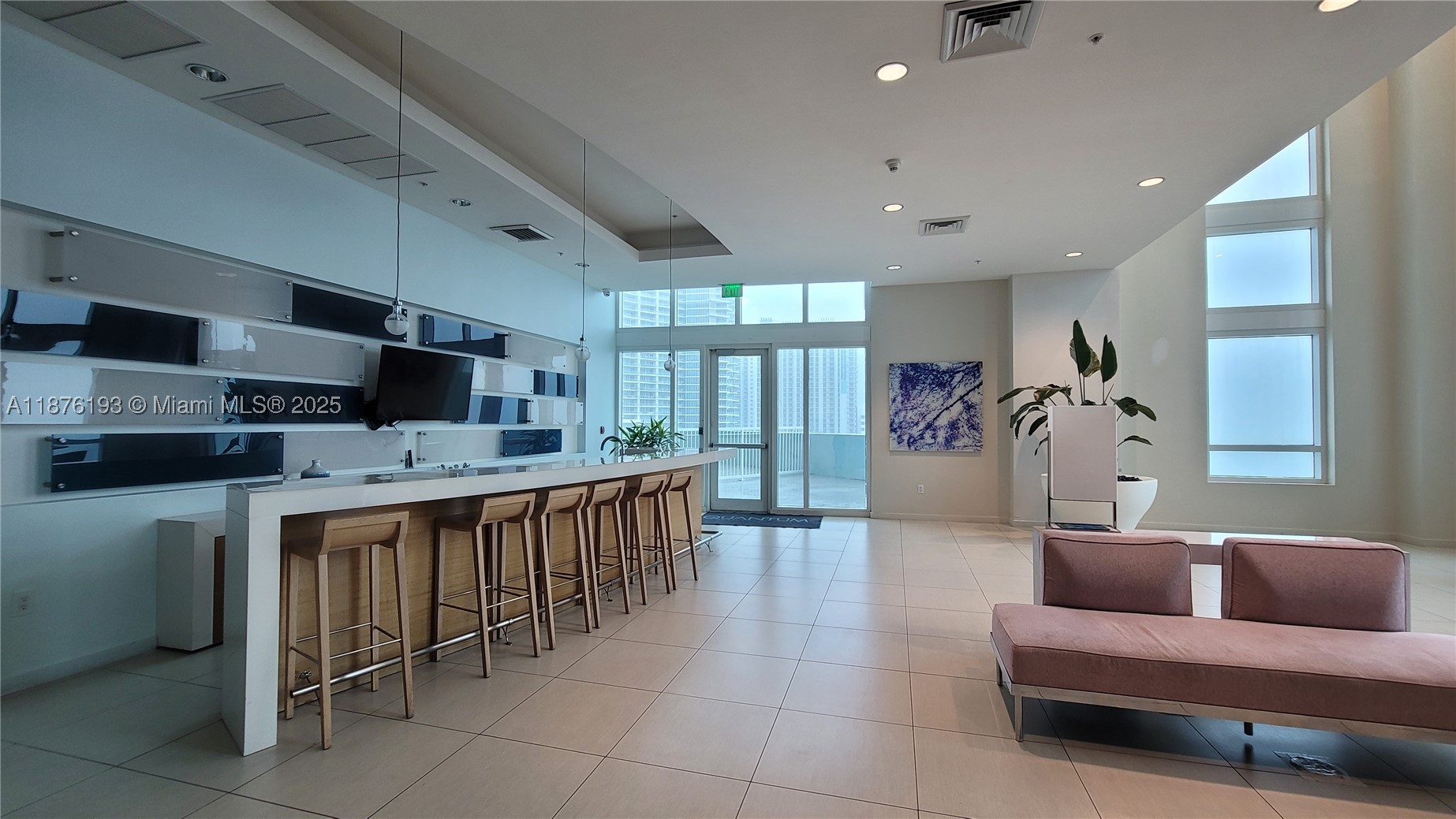 1900 N Bayshore Dr #2009, Miami FL 33132