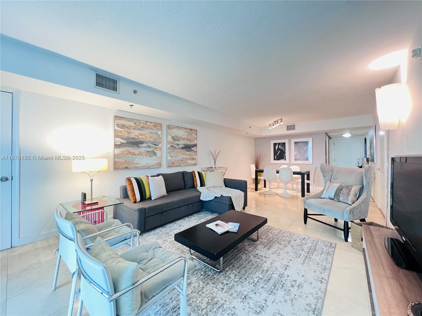 1200 Brickell Bay Dr #2809, Miami FL 33131