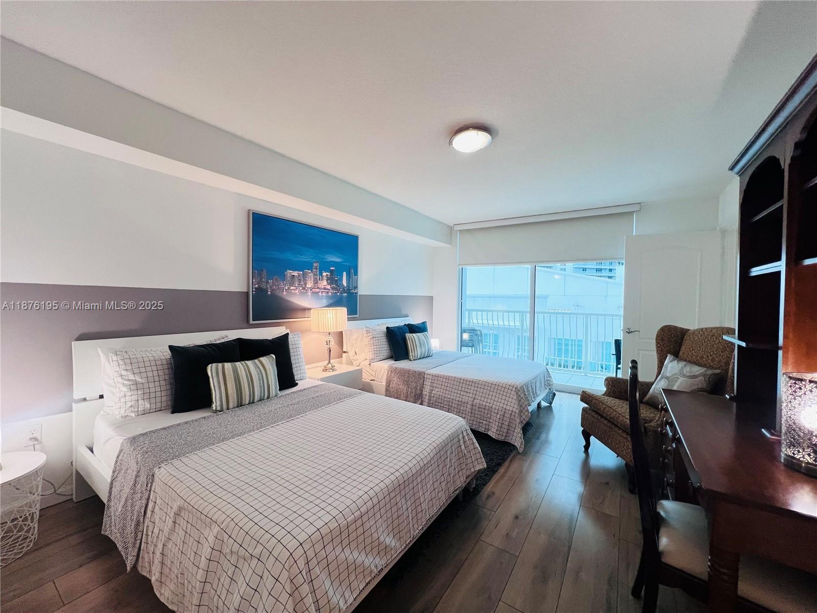 1200 Brickell Bay Dr #2809, Miami FL 33131