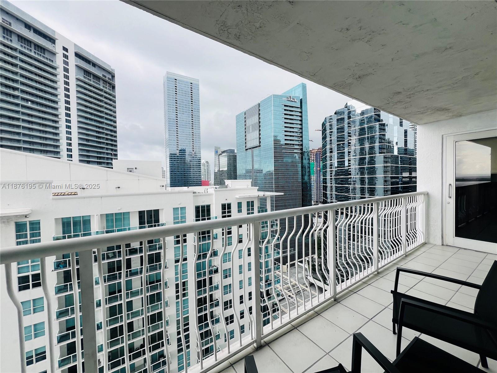 1200 Brickell Bay Dr #2809, Miami FL 33131
