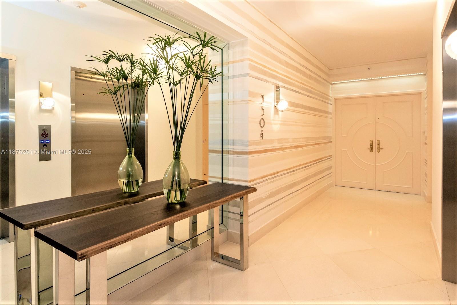 300 S Pointe Dr #3504, Miami Beach FL 33139