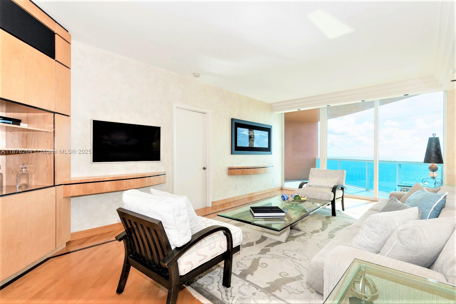300 S Pointe Dr #3504, Miami Beach FL 33139