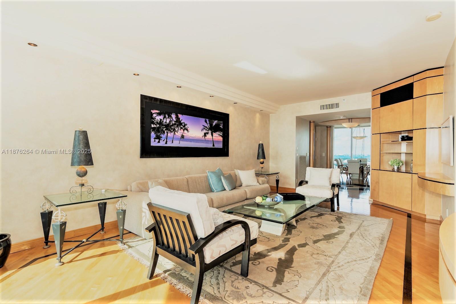 300 S Pointe Dr #3504, Miami Beach FL 33139