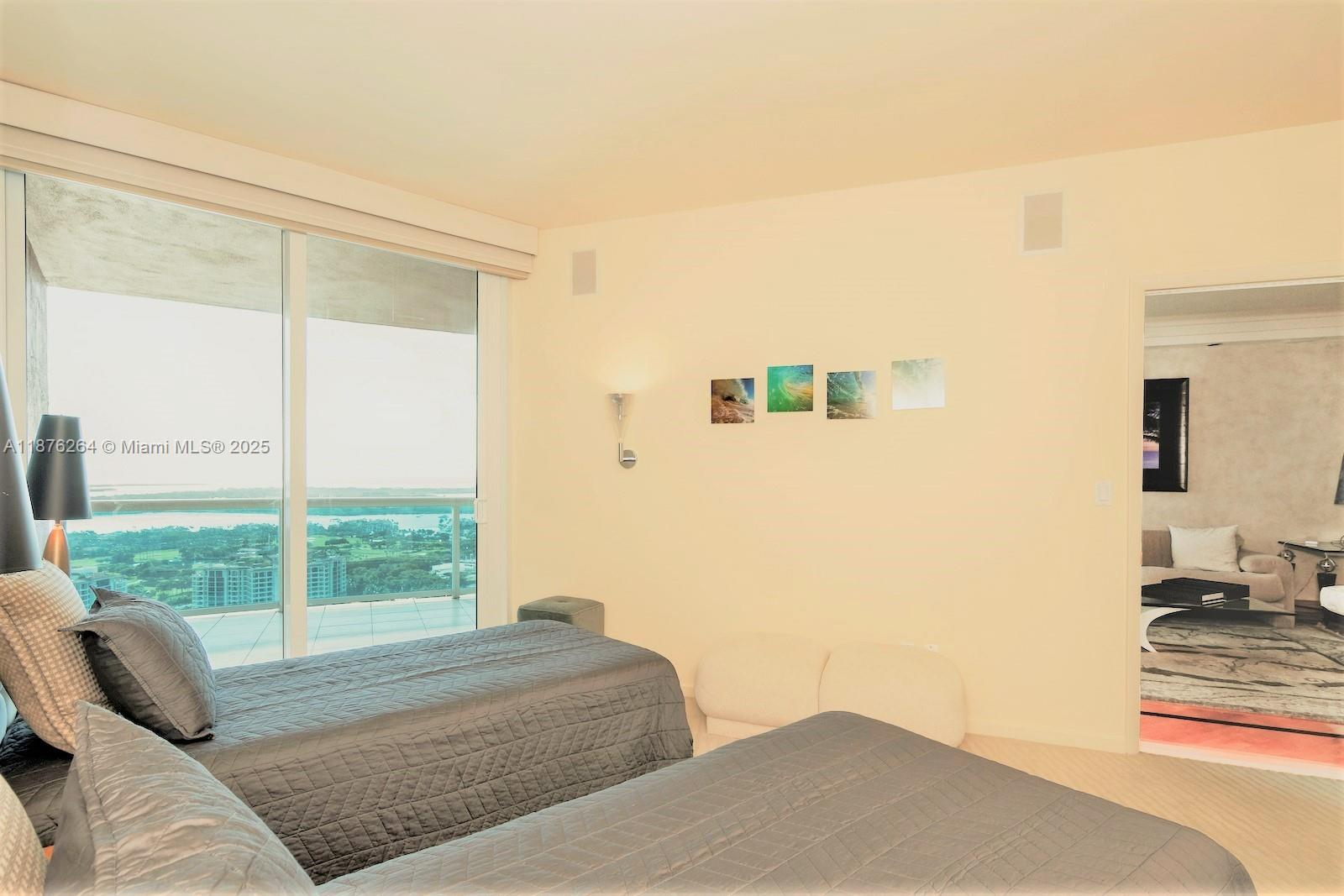 300 S Pointe Dr #3504, Miami Beach FL 33139