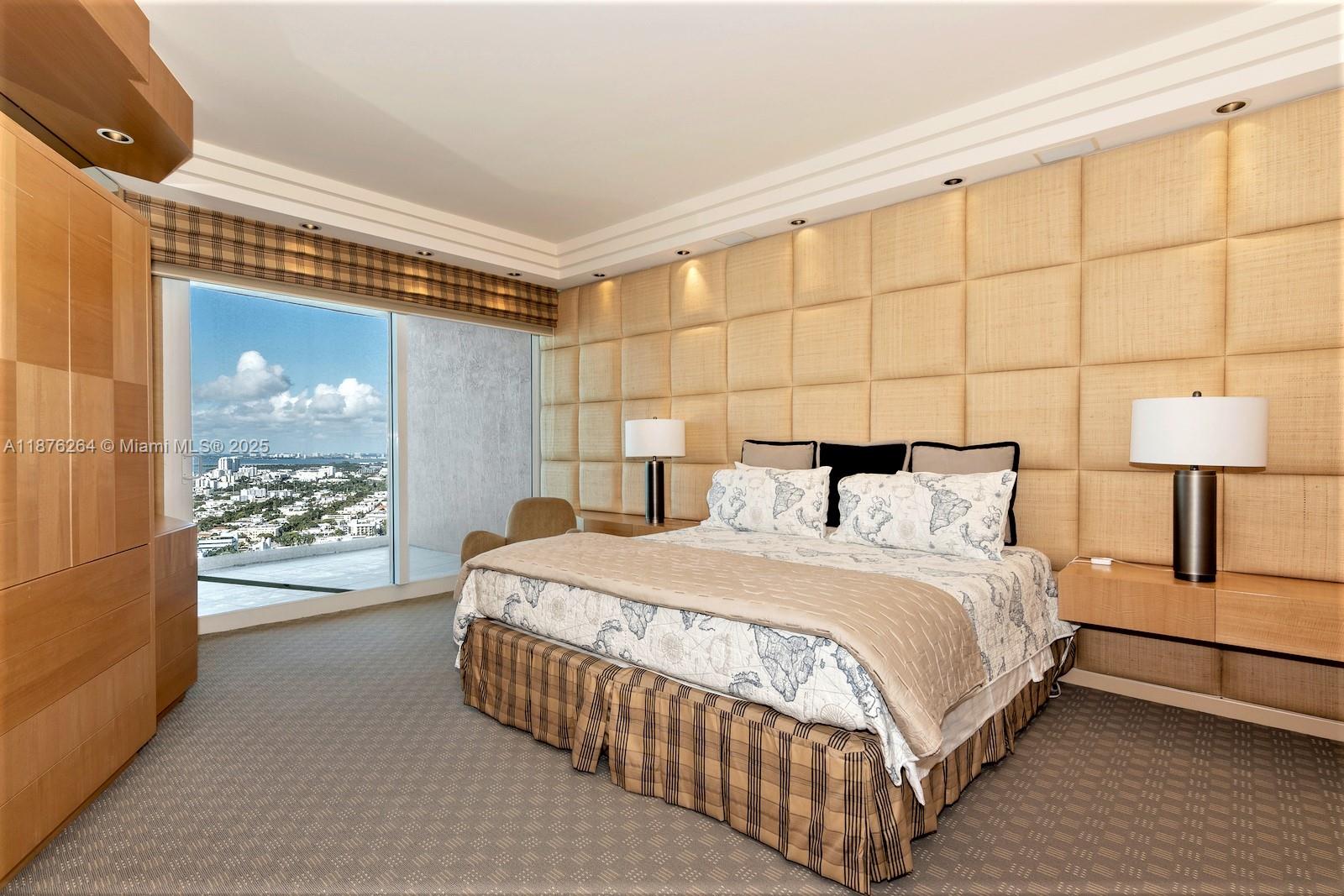 300 S Pointe Dr #3504, Miami Beach FL 33139