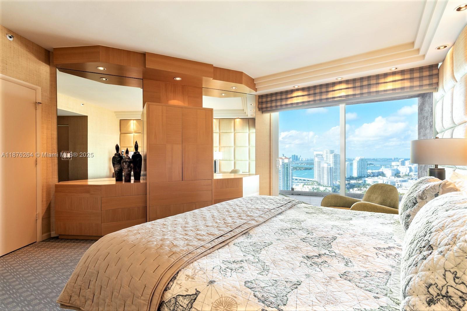 300 S Pointe Dr #3504, Miami Beach FL 33139