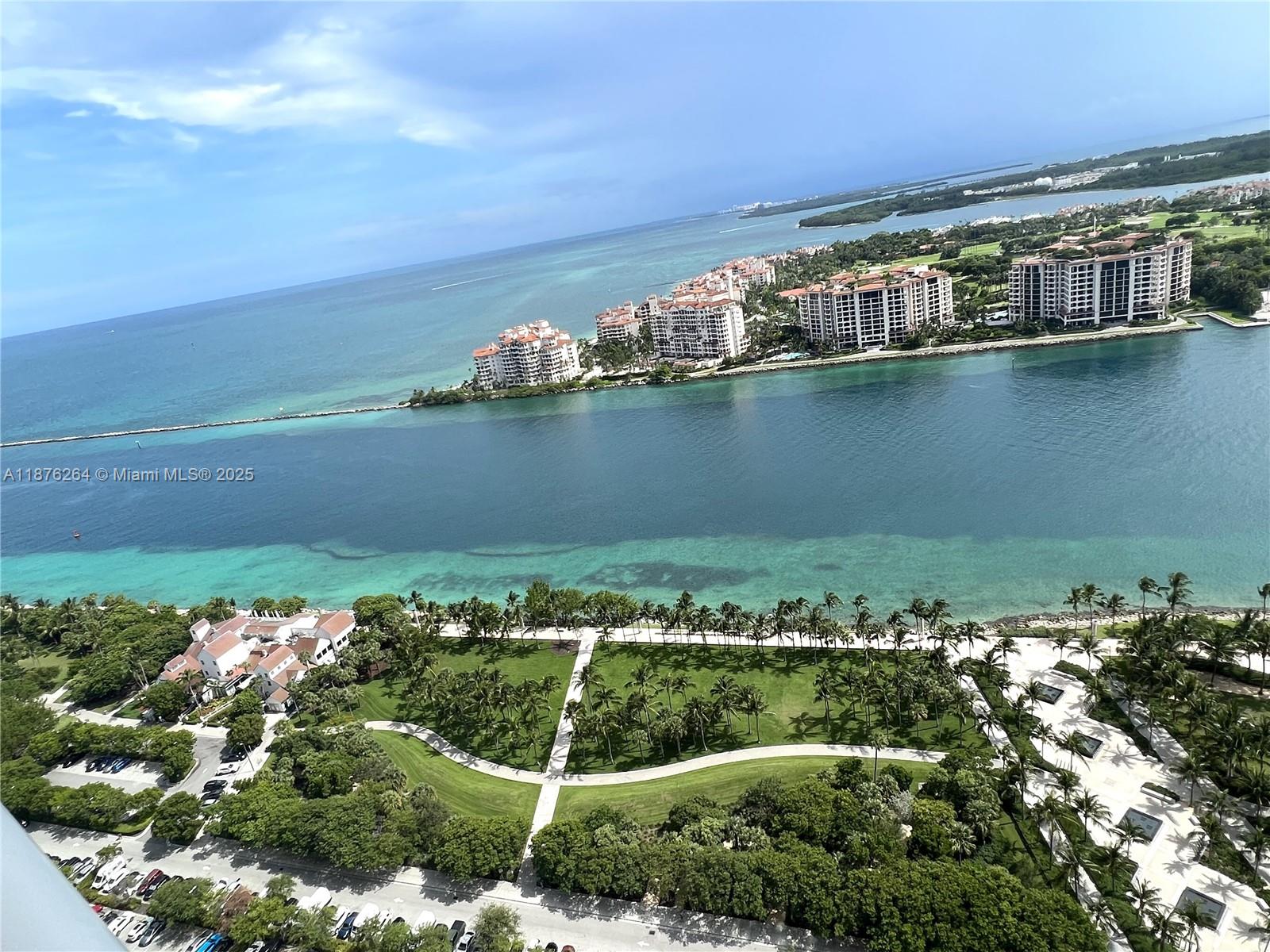 300 S Pointe Dr #3504, Miami Beach FL 33139