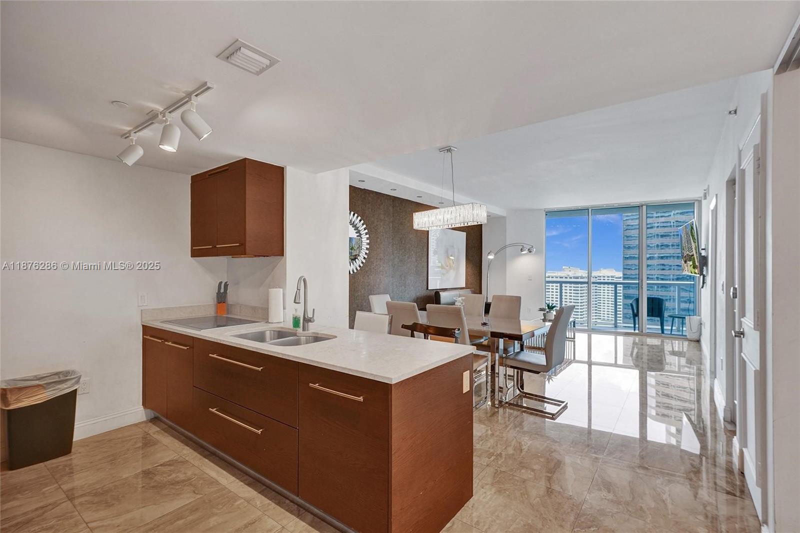 485 Brickell Ave #2009, Miami FL 33131
