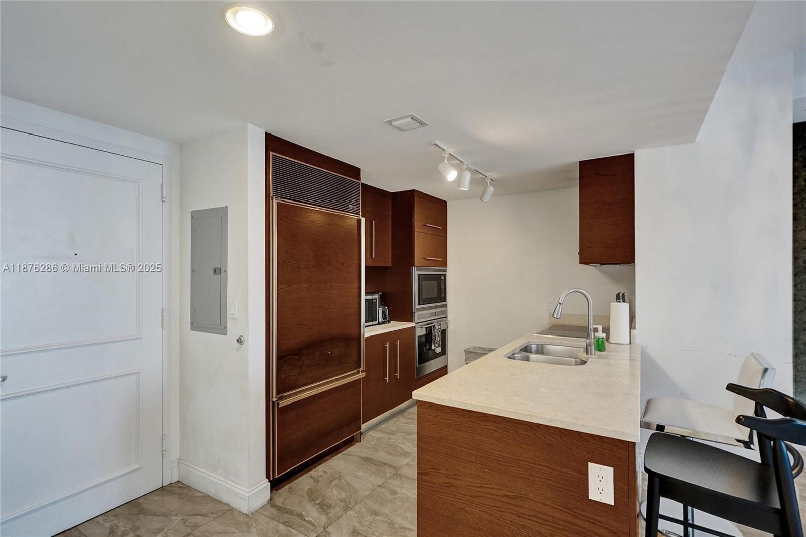 485 Brickell Ave #2009, Miami FL 33131