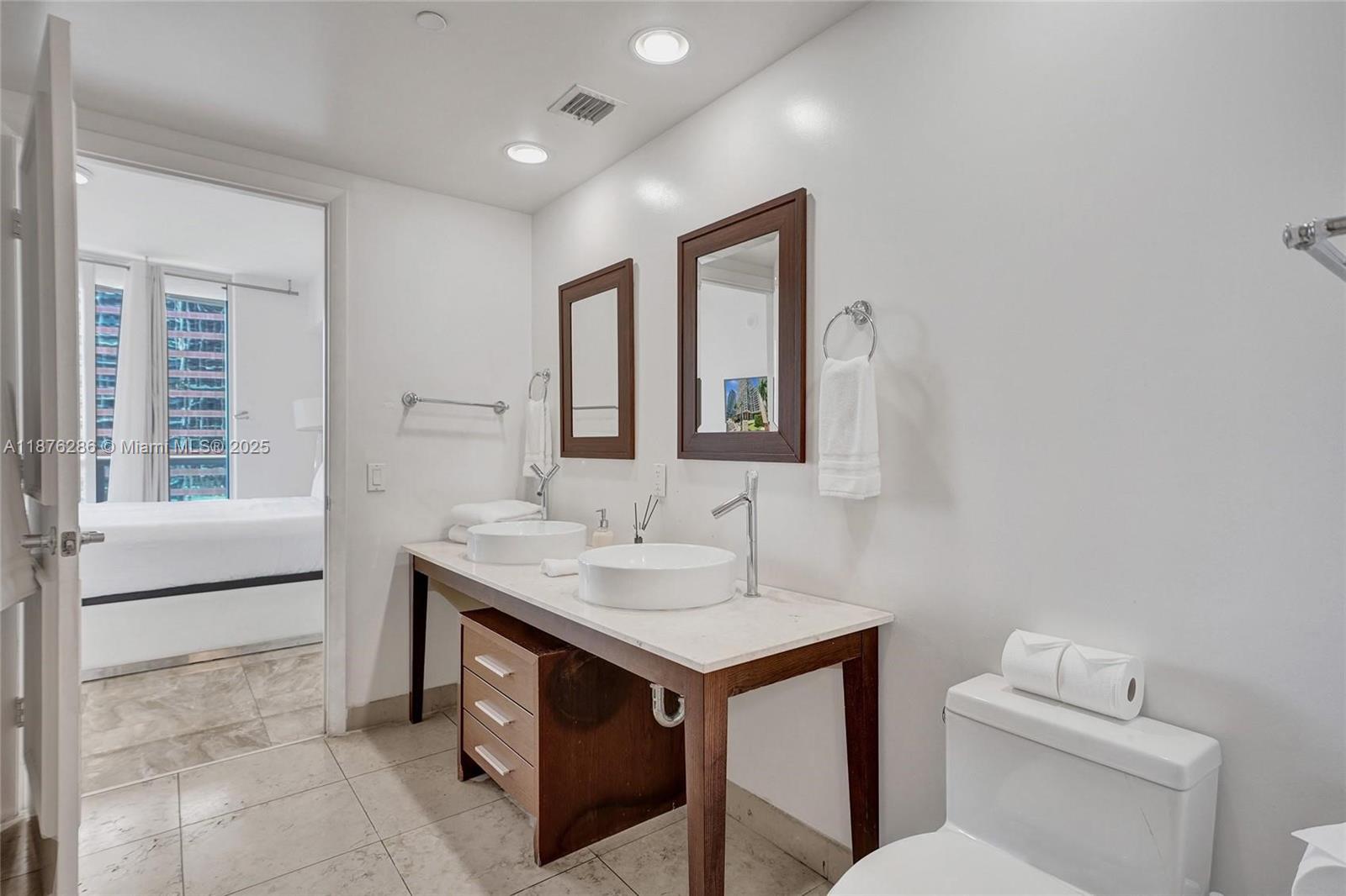 485 Brickell Ave #2009, Miami FL 33131