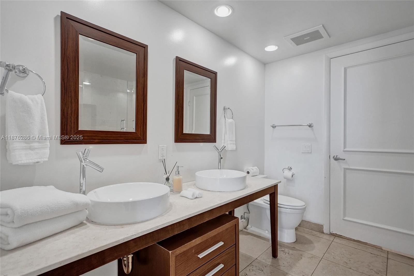 485 Brickell Ave #2009, Miami FL 33131