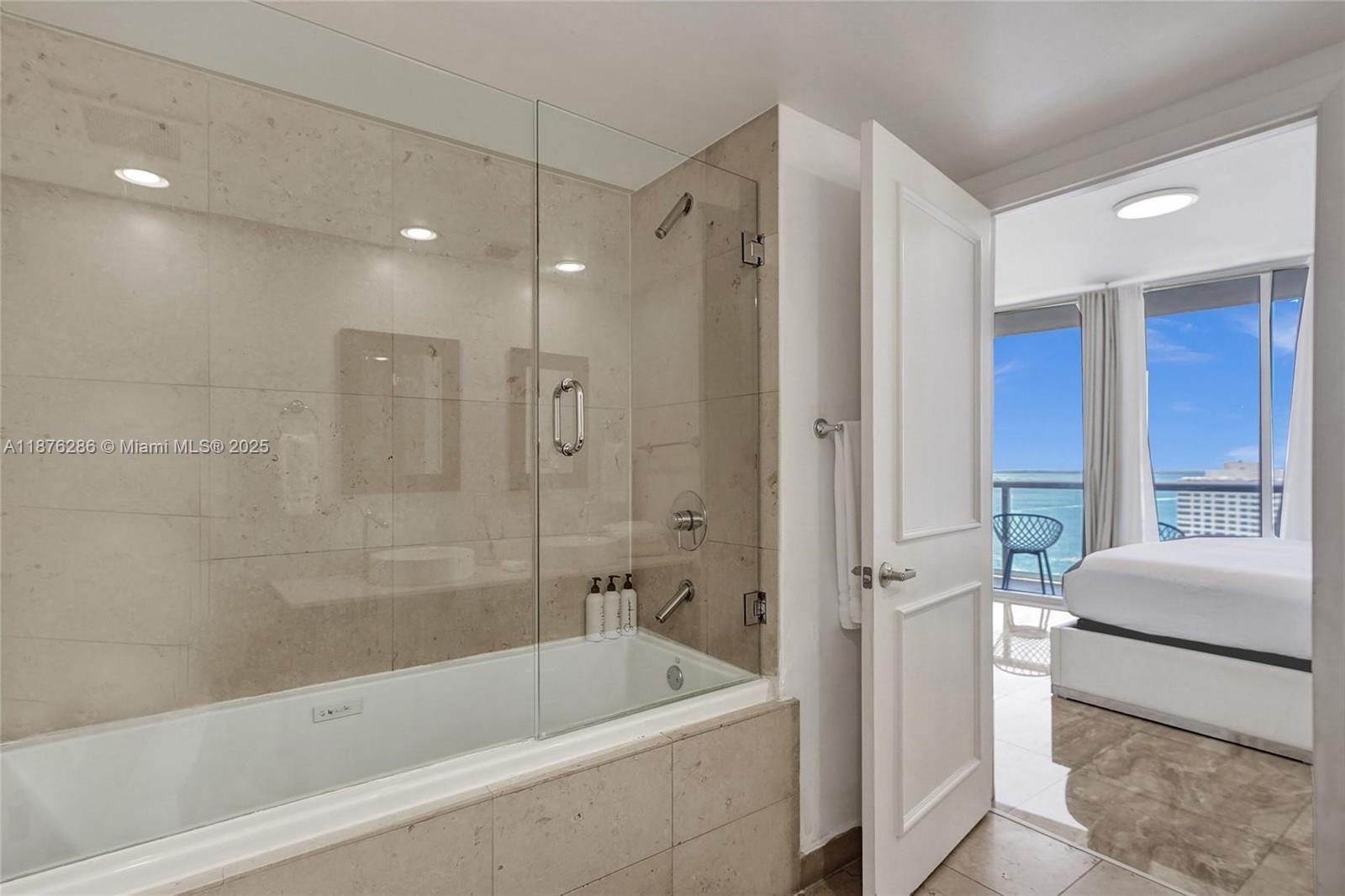 485 Brickell Ave #2009, Miami FL 33131