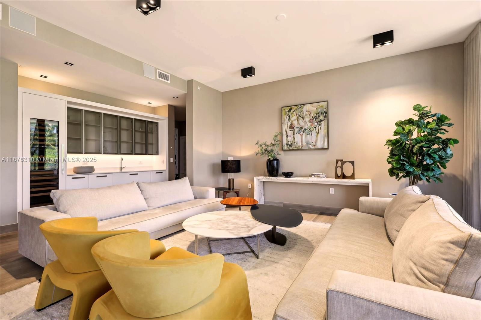 3581 E Glencoe St #309, Miami FL 33133