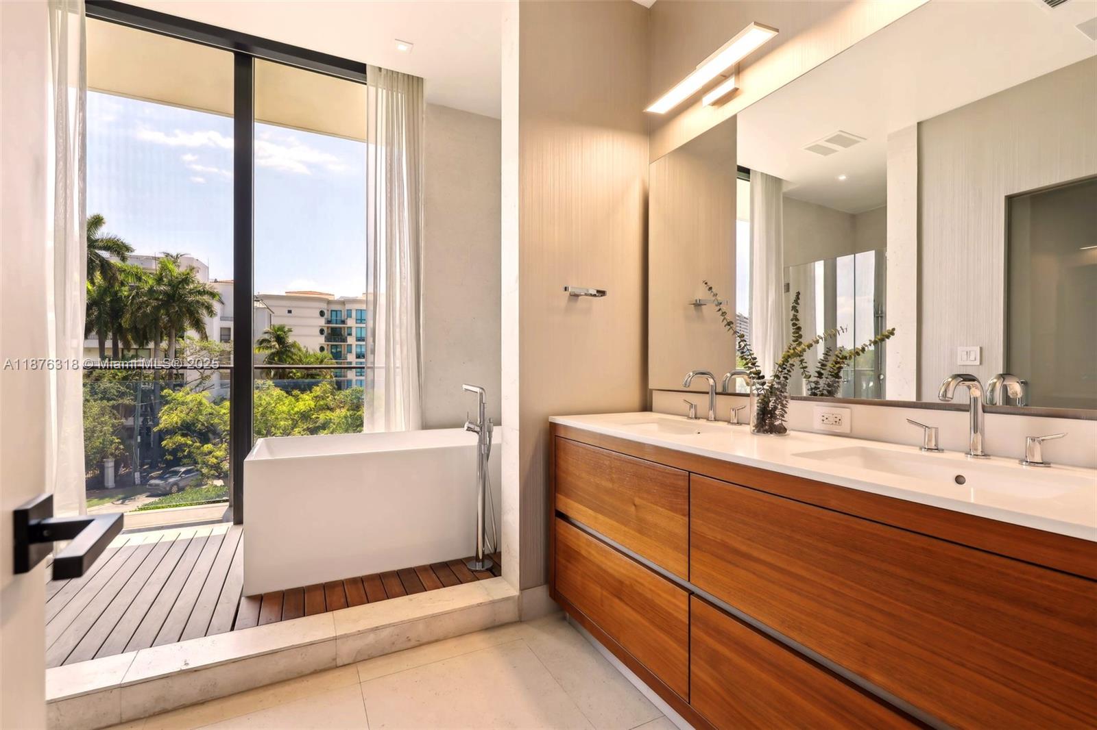3581 E Glencoe St #309, Miami FL 33133