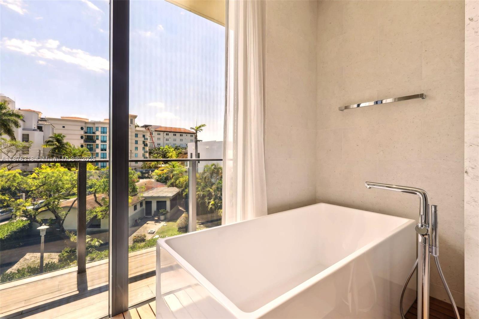 3581 E Glencoe St #309, Miami FL 33133