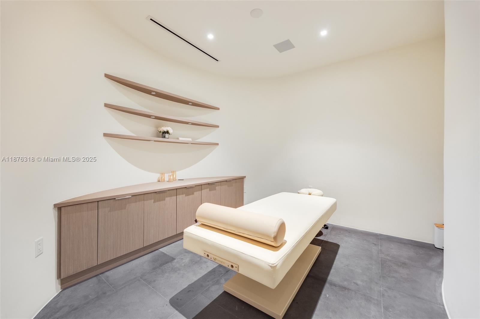 3581 E Glencoe St #309, Miami FL 33133