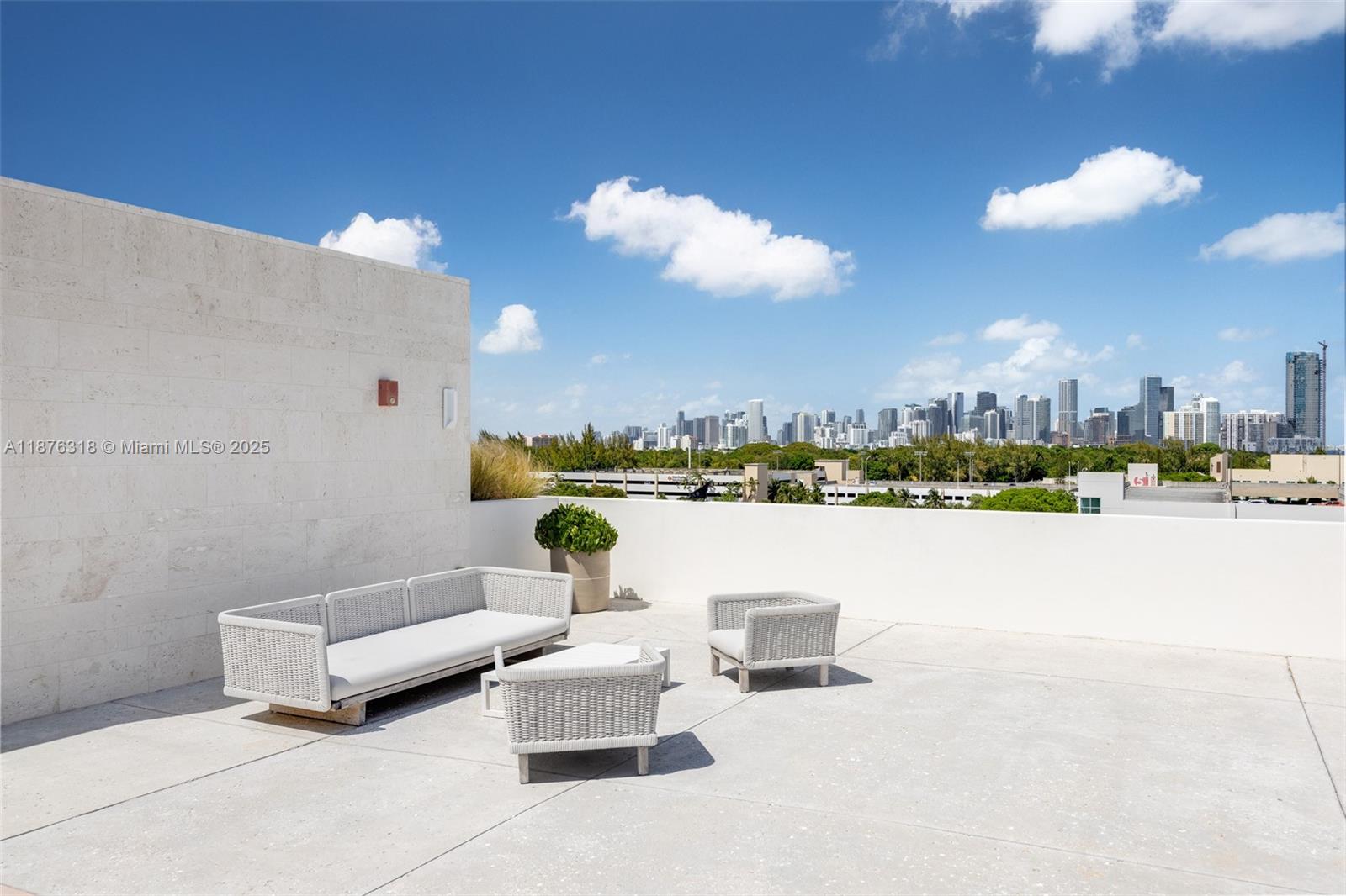 3581 E Glencoe St #309, Miami FL 33133