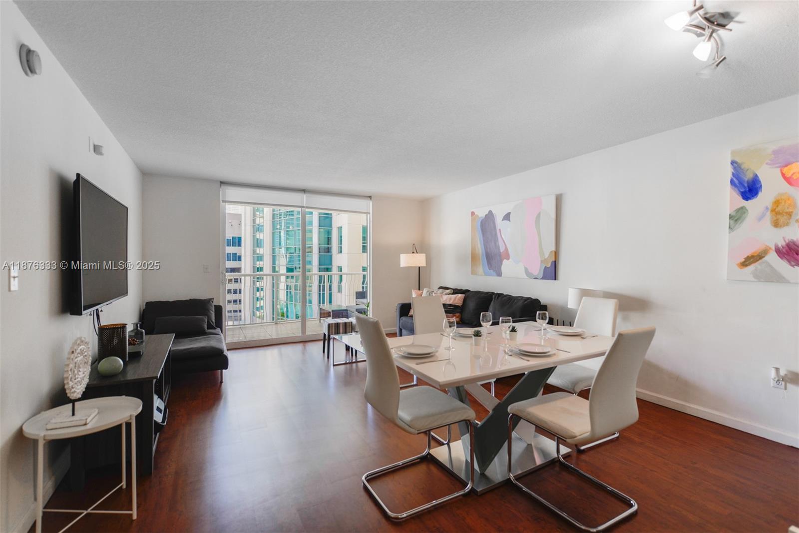 1200 Brickell Bay Dr #1720, Miami FL 33131