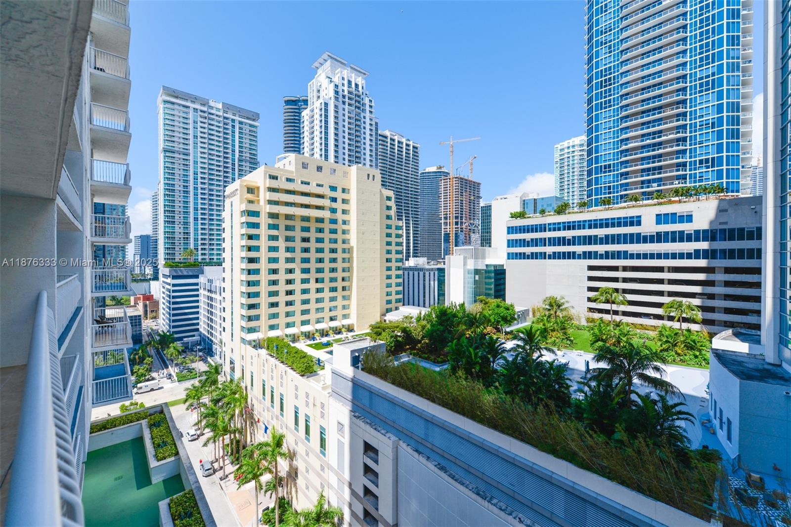 1200 Brickell Bay Dr #1720, Miami FL 33131