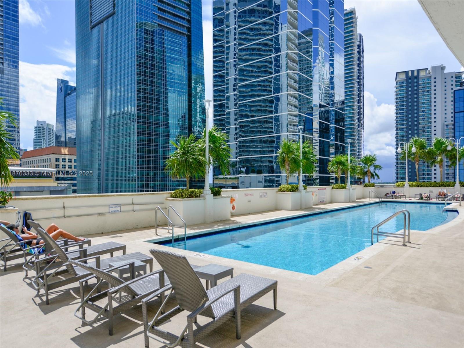 1200 Brickell Bay Dr #1720, Miami FL 33131