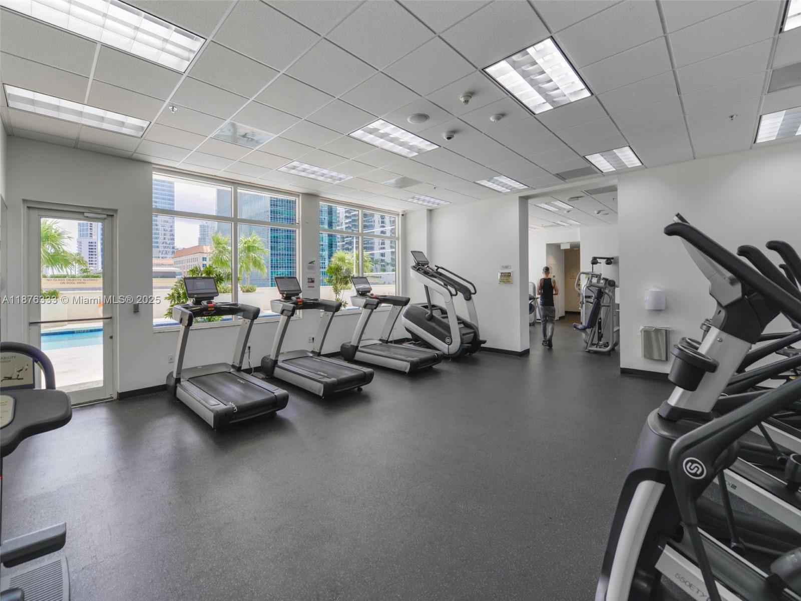 1200 Brickell Bay Dr #1720, Miami FL 33131