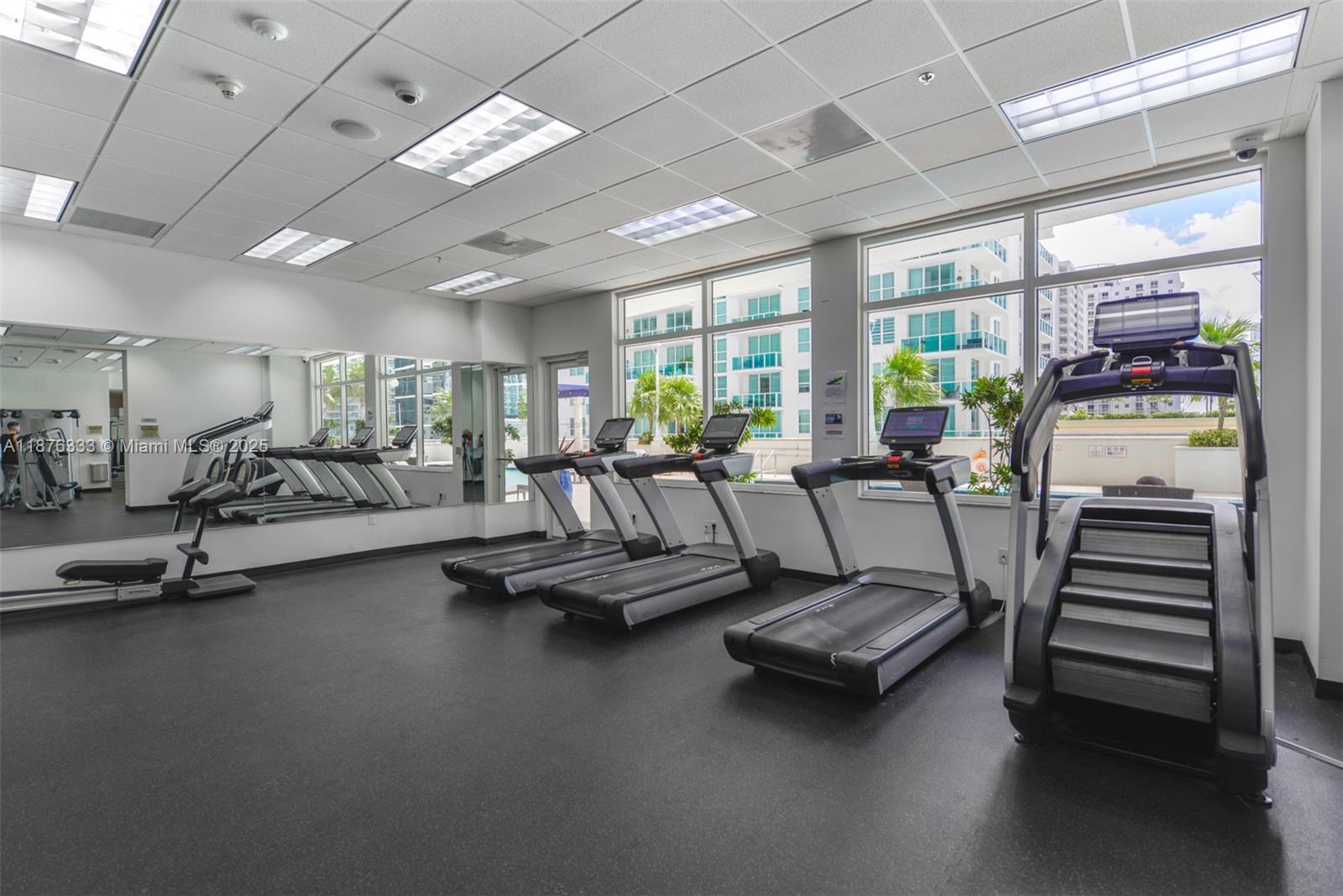 1200 Brickell Bay Dr #1720, Miami FL 33131