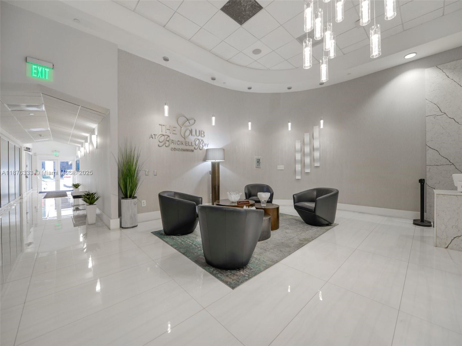 1200 Brickell Bay Dr #1720, Miami FL 33131