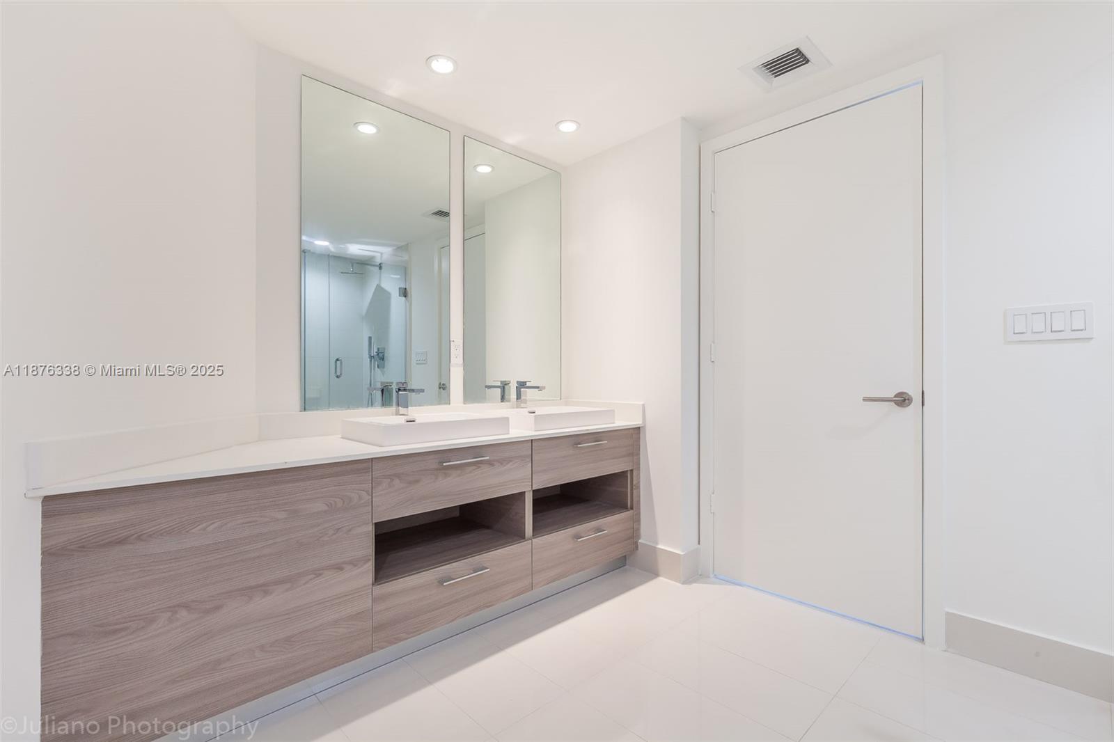 1300 S Miami Ave #3301, Miami FL 33130