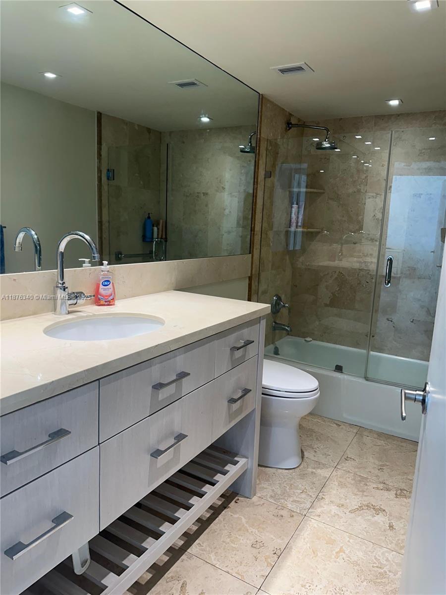 881 Ocean Dr #19C, Key Biscayne FL 33149