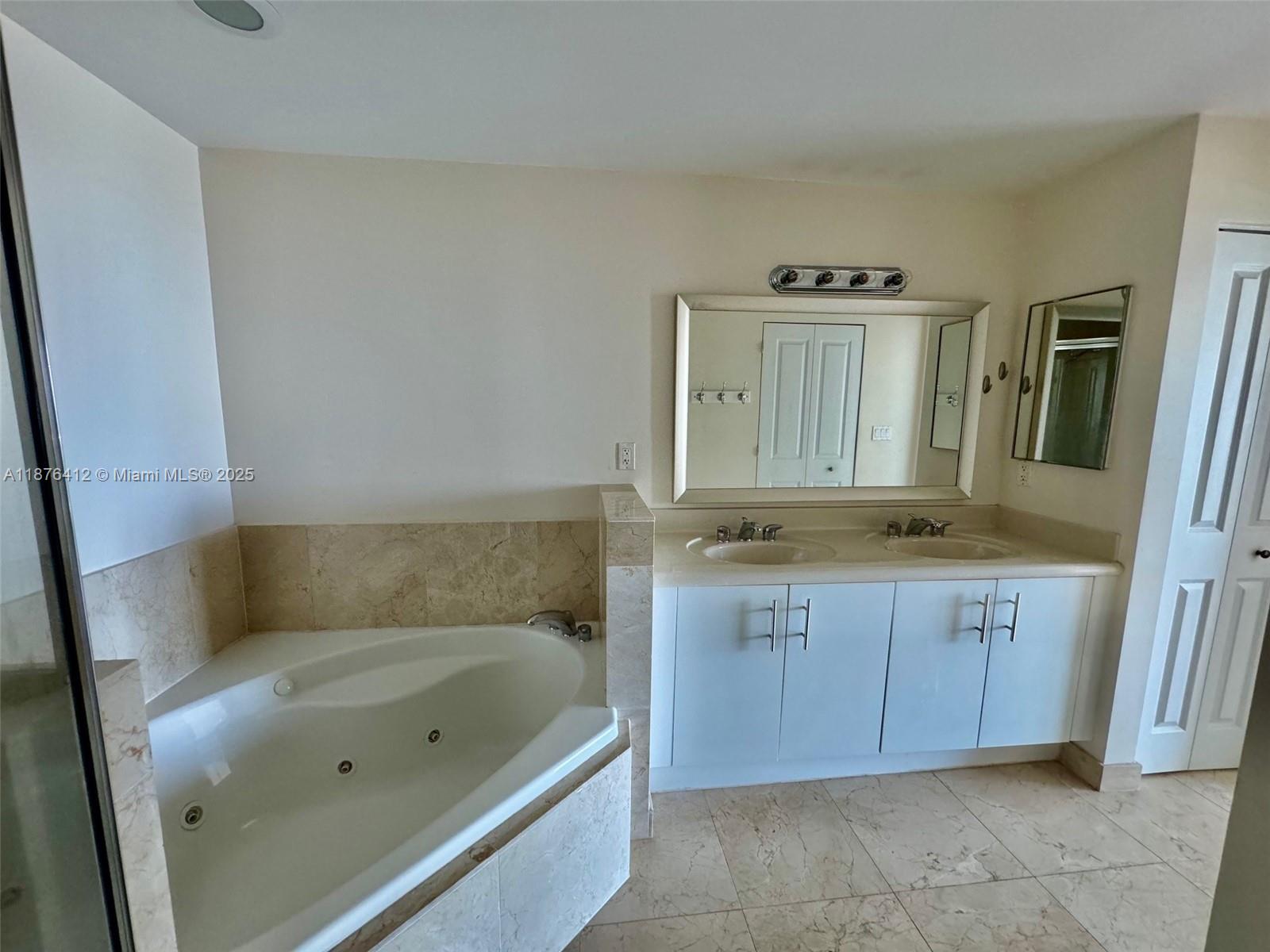 7900 NE Harbor Island Dr #1017, North Bay Village FL 33141