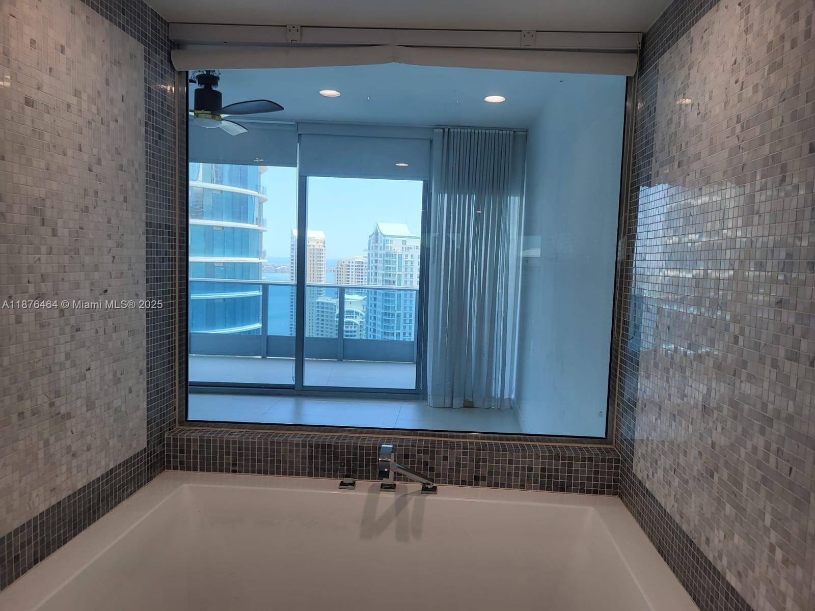 200 Biscayne Boulevard Way #4203, Miami FL 33131