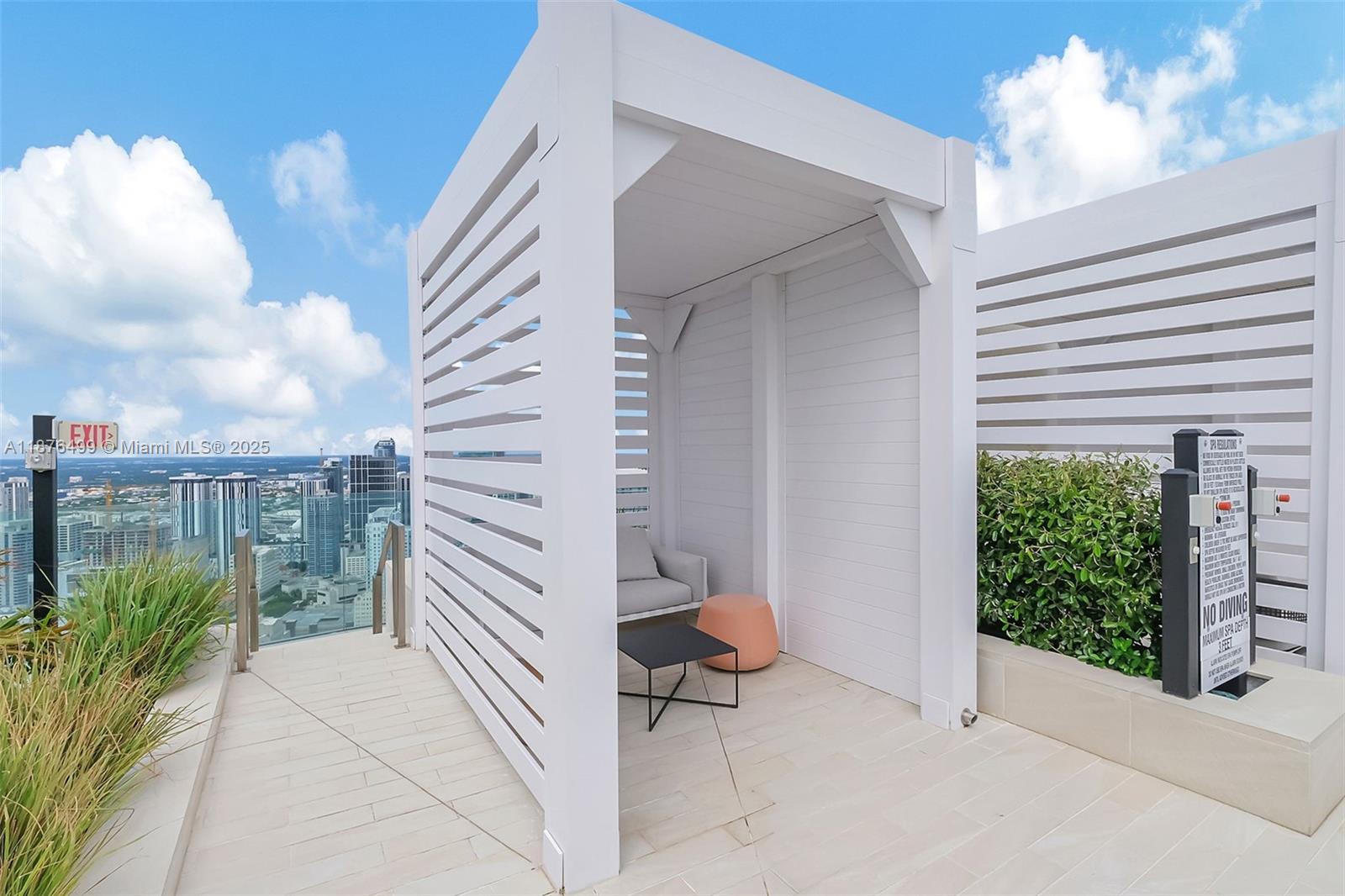 300 Biscayne Boulevard Way #2402E, Miami FL 33131