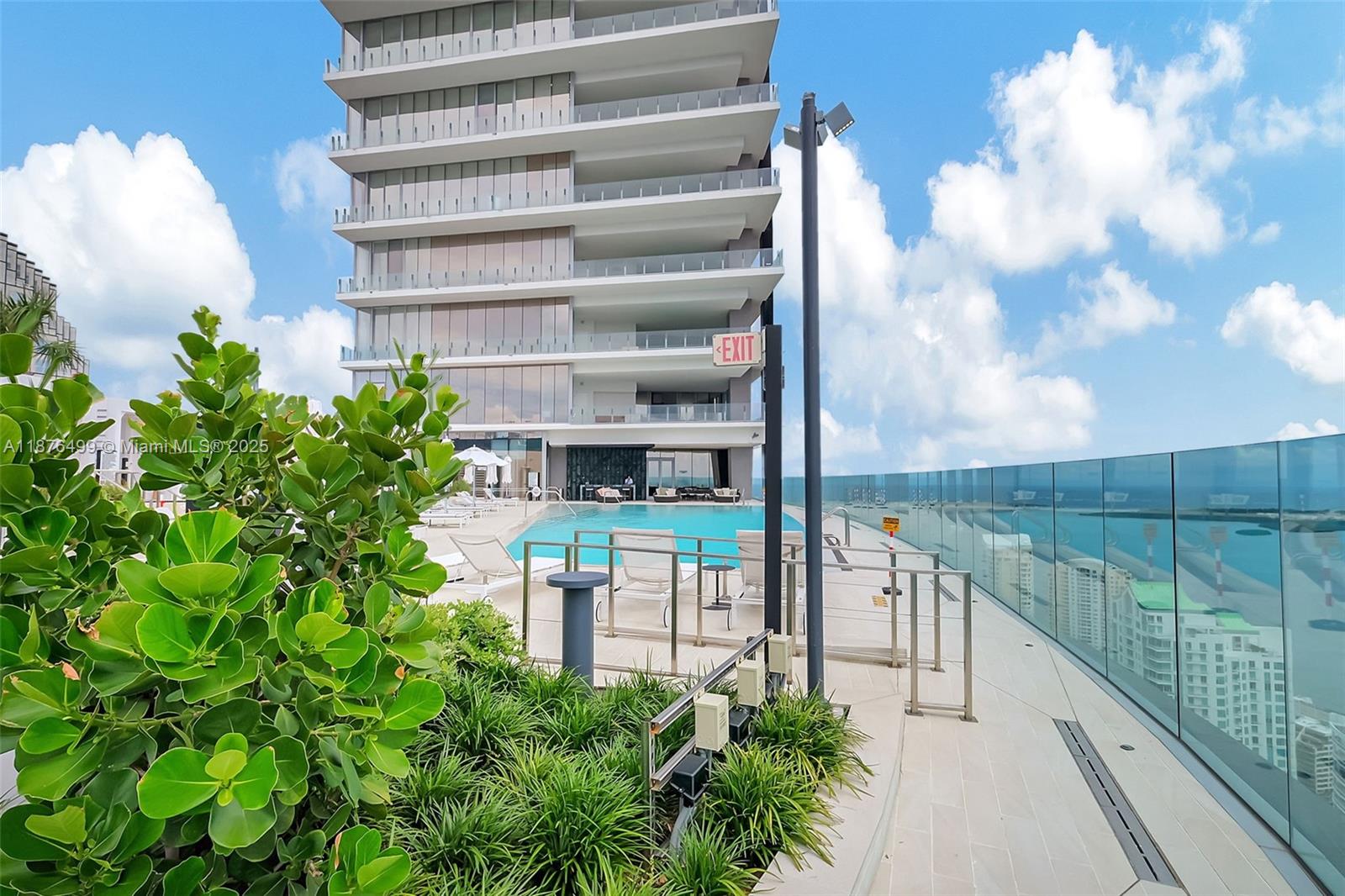 300 Biscayne Boulevard Way #2402E, Miami FL 33131